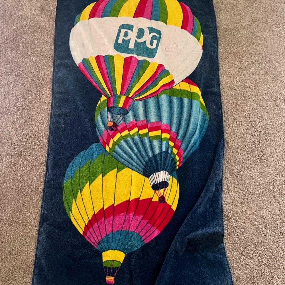 Vintage PPG Colorful Hot Air Balloon Towel